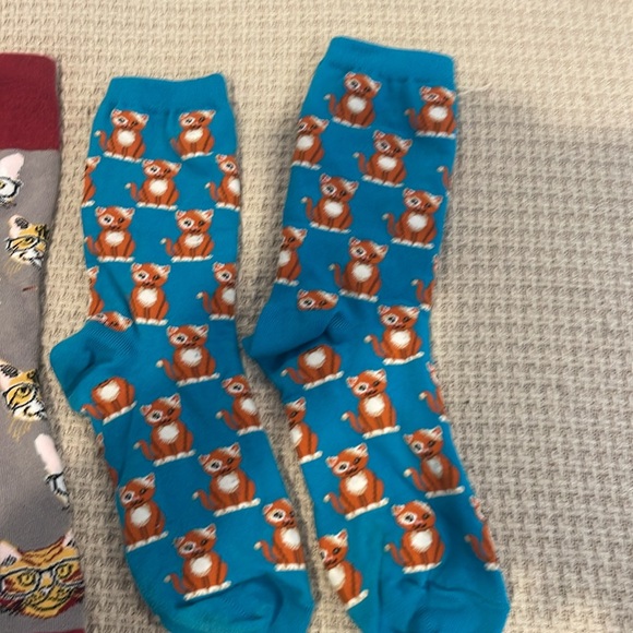 Two pair women’s cat socks - Picture 3 of 4